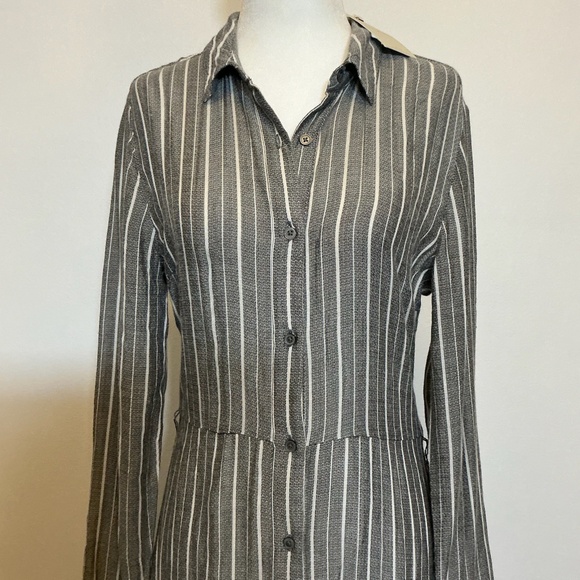 Lucky Brand Gray White Striped Button Top Size Small - Picture 3 of 11